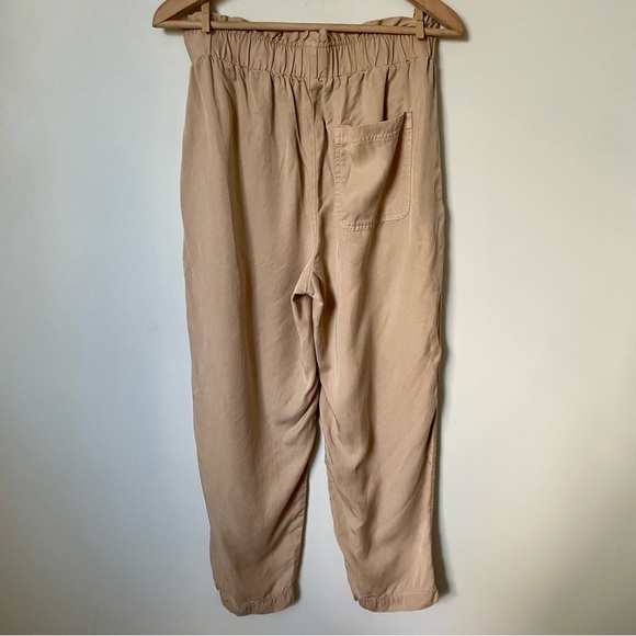 Aritzia The Group Babaton Calipso Paper Bag Beige Trouser Pants Size Medium - Picture 7 of 10